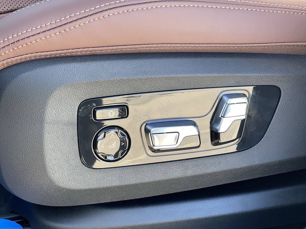2023 BMW X6