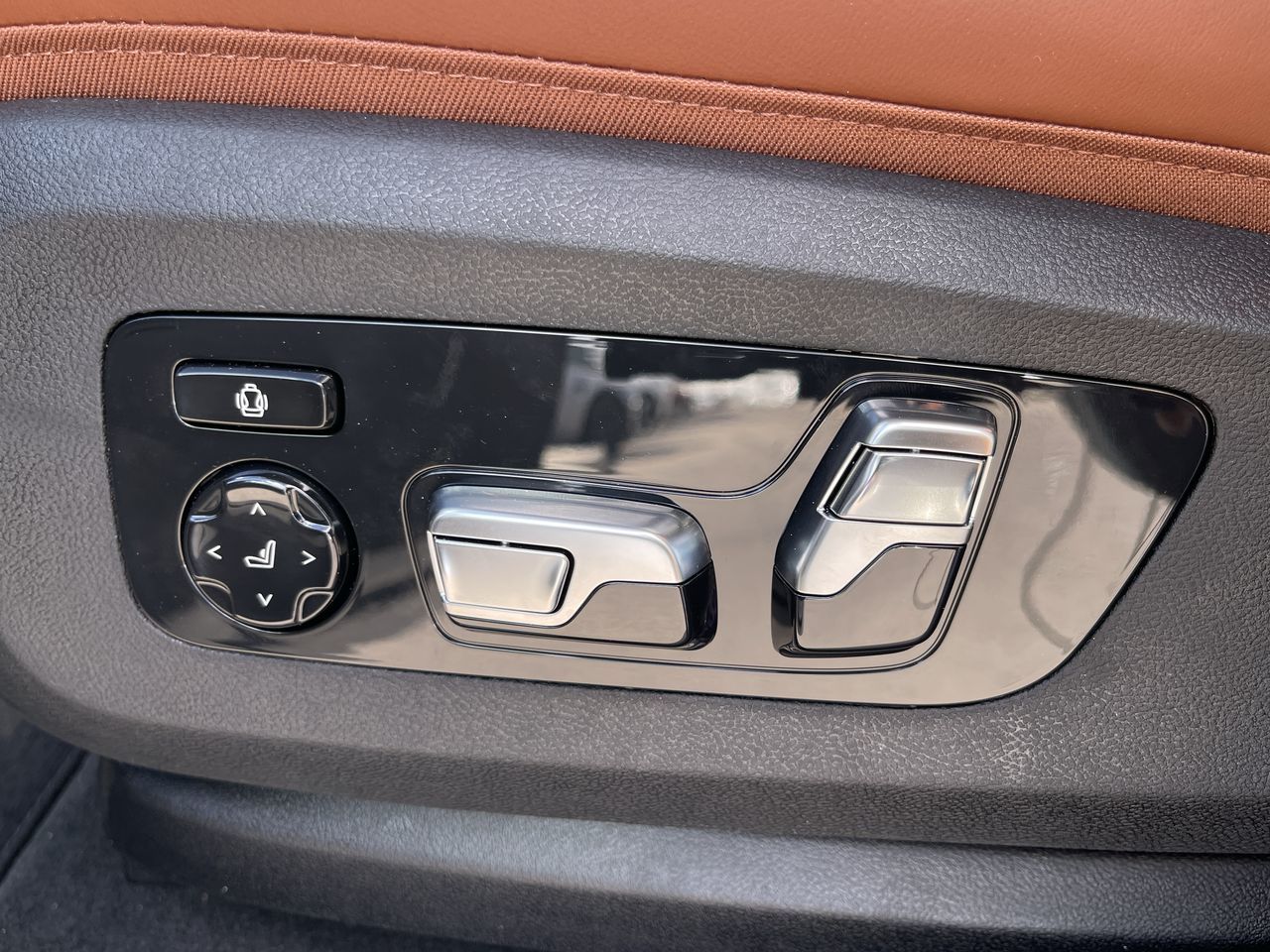 2025 BMW X6 in Calgary, Alberta