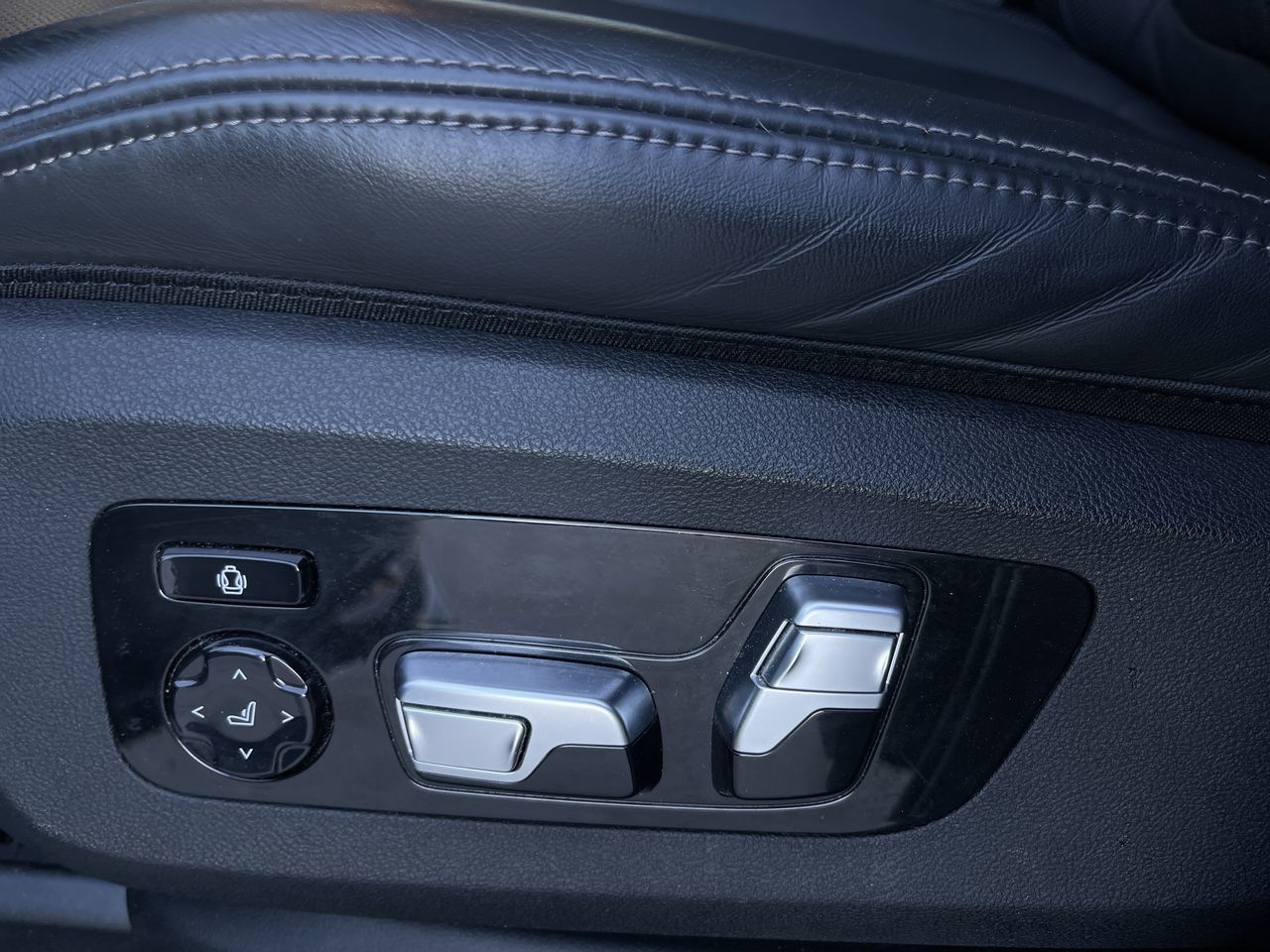 2021 BMW X7 in Calgary, Alberta