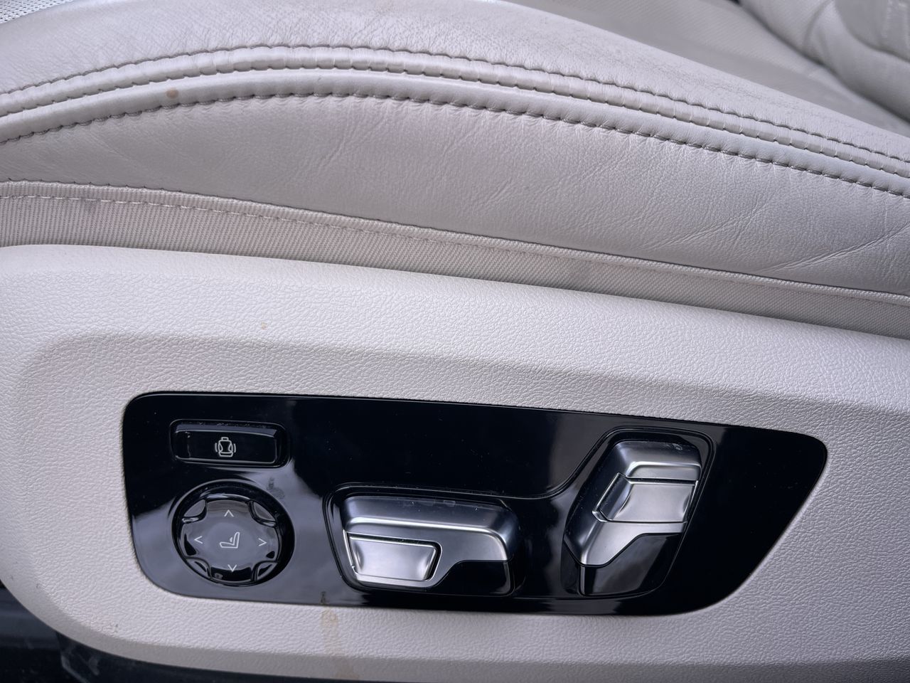 BMW X7  2022 à Calgary, Alberta