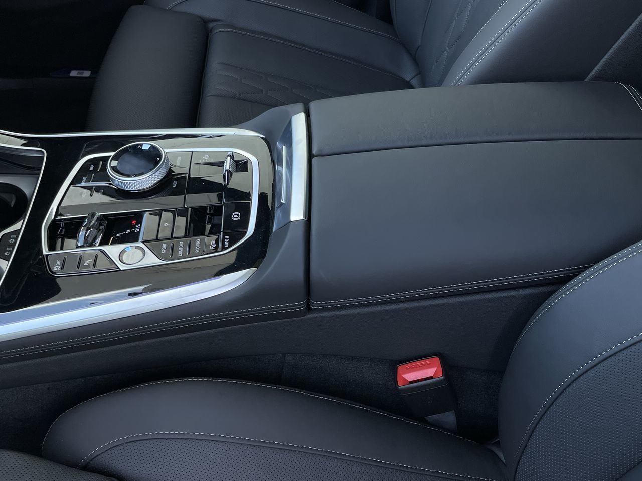 2024 BMW X7 in Calgary, Alberta