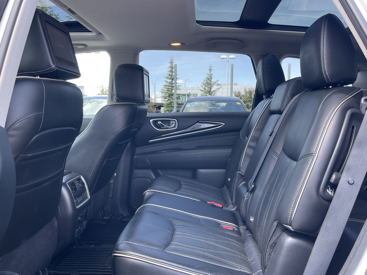 Infiniti QX60  2017 à Calgary, Alberta