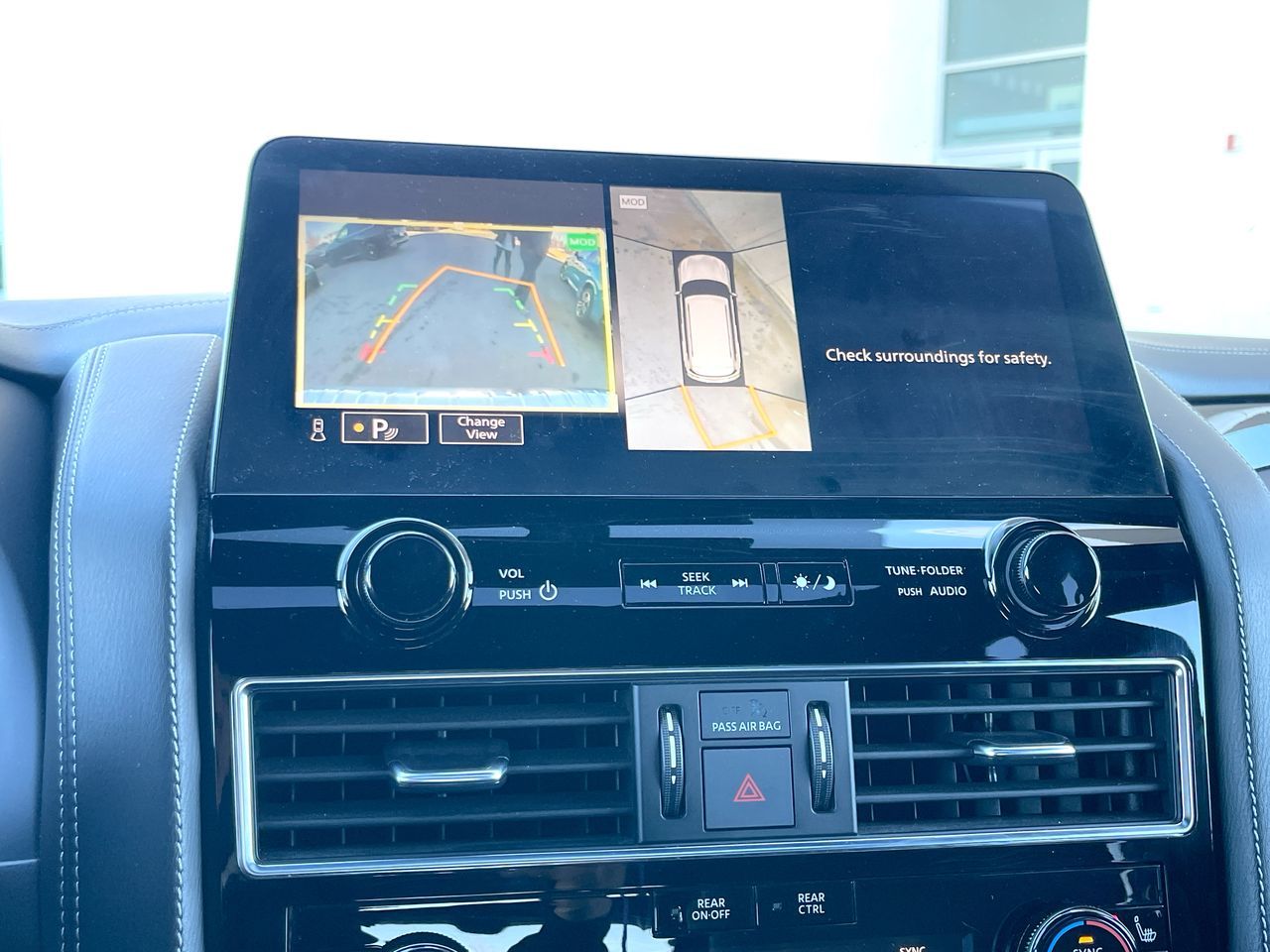 2023 Infiniti QX80 in Calgary, Alberta