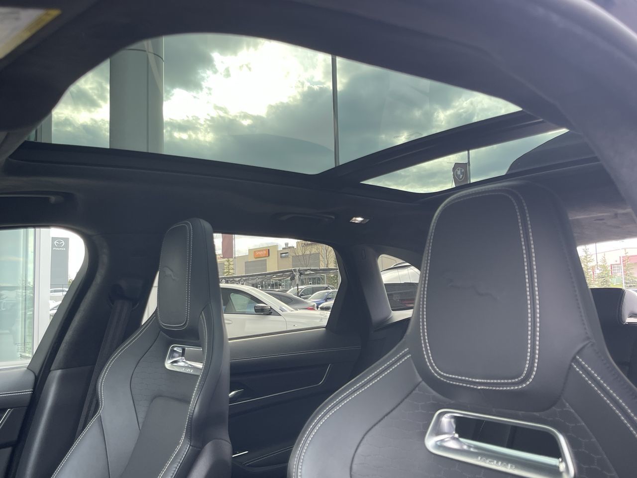 Jaguar F-PACE  2021 à Calgary, Alberta