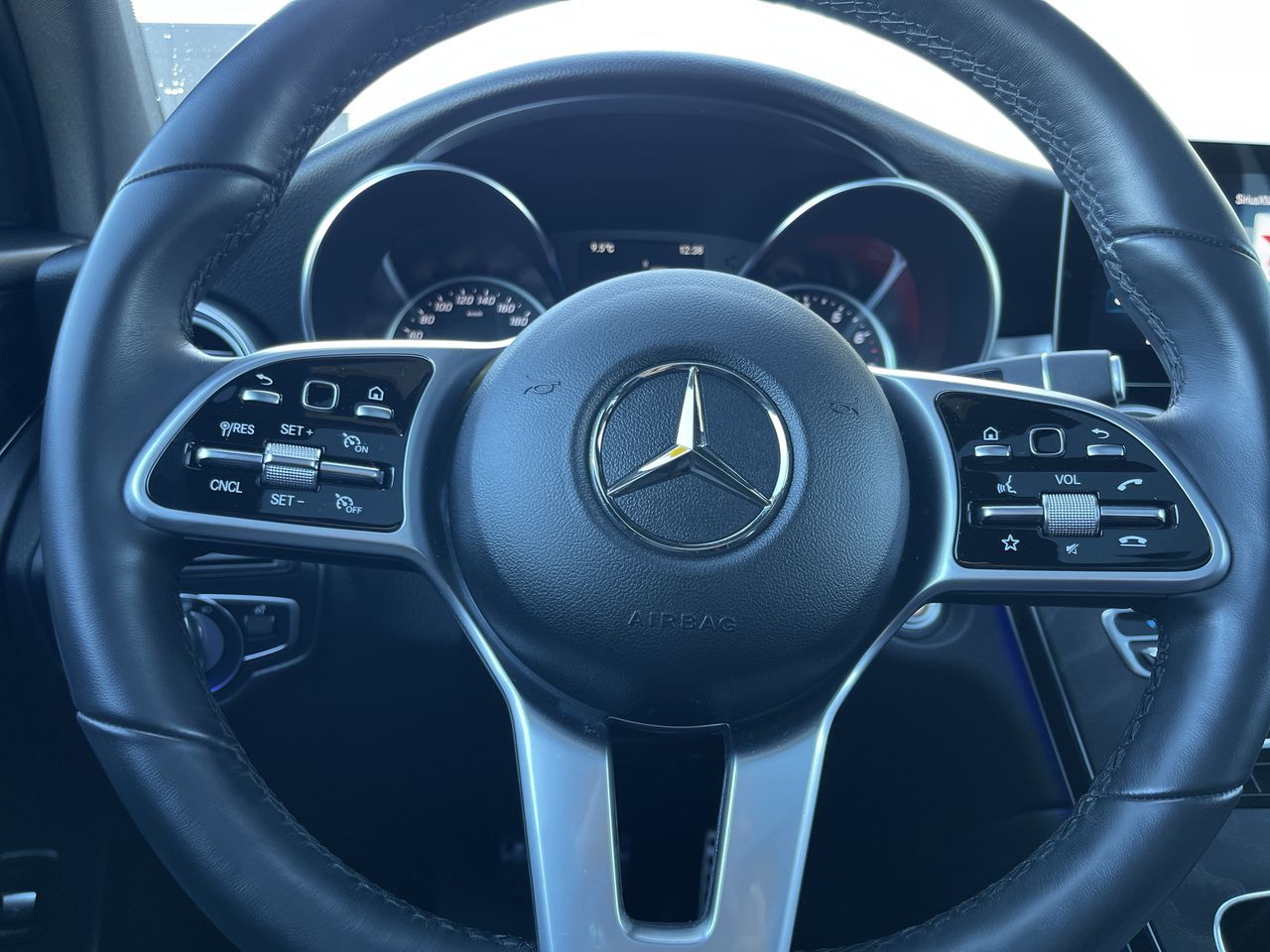 2022 Mercedes-Benz GLC