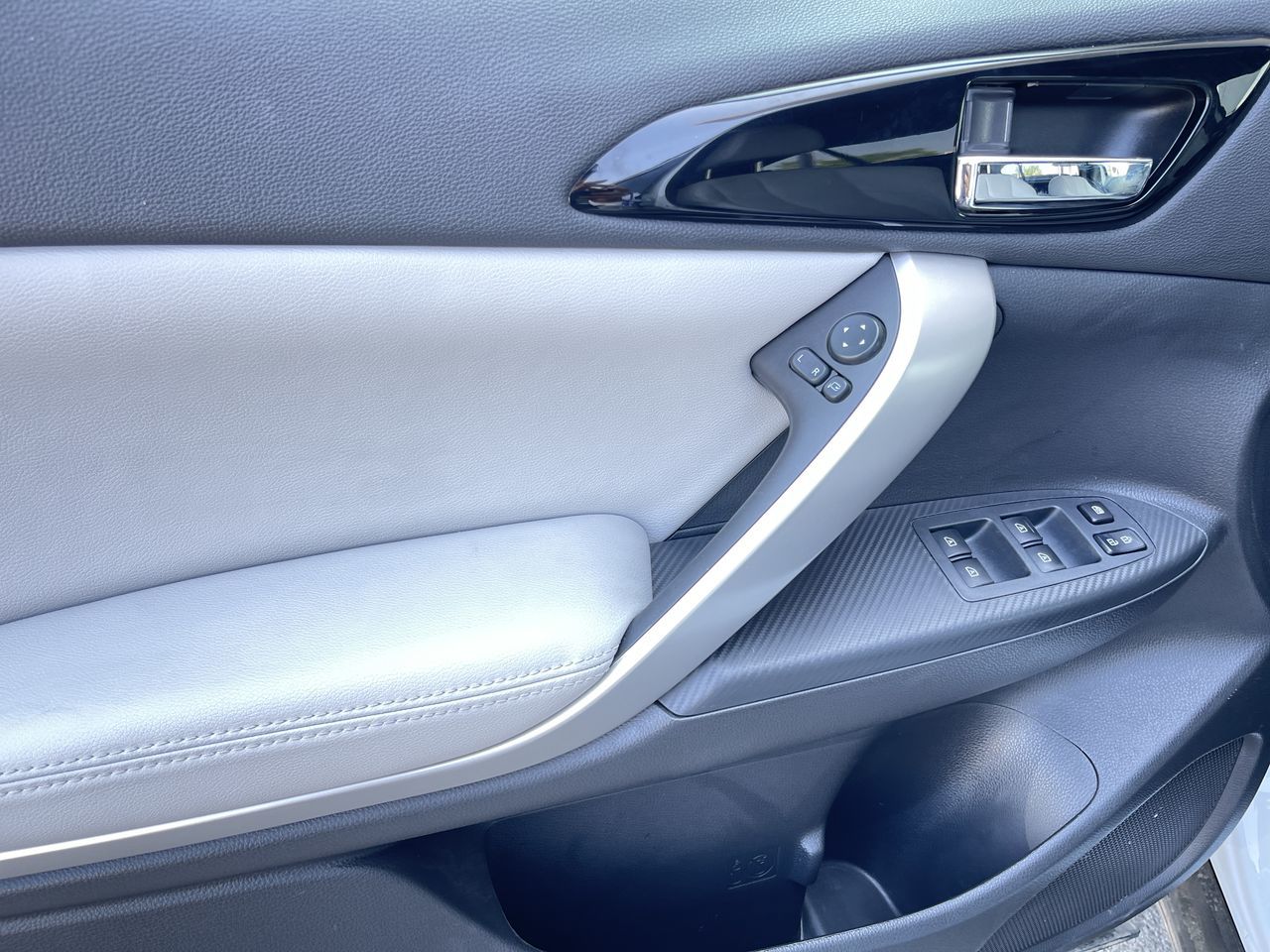 2024 Mitsubishi ECLIPSE CROSS