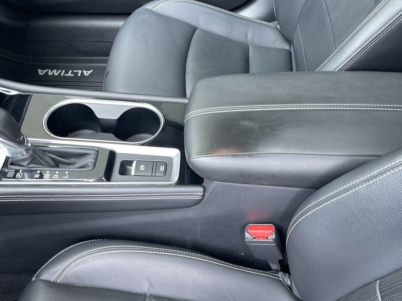 2022 Nissan Altima in Calgary, Alberta