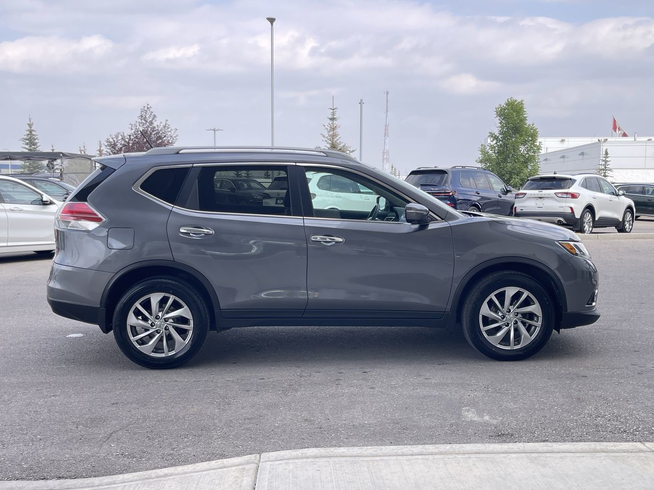 Nissan Rogue  2014 à Calgary, Alberta