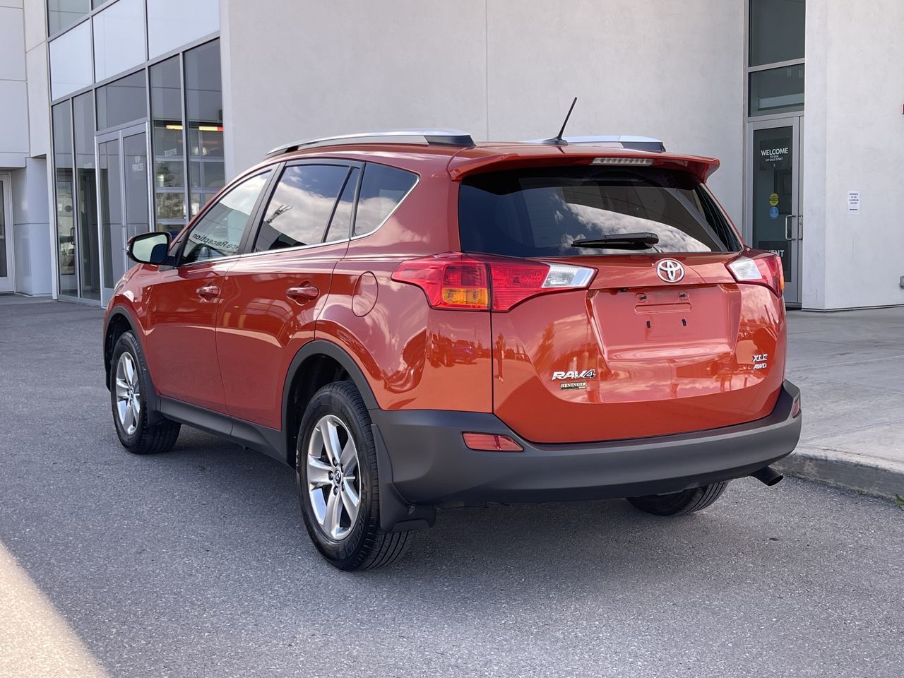 Toyota RAV4  2015 à Calgary, Alberta