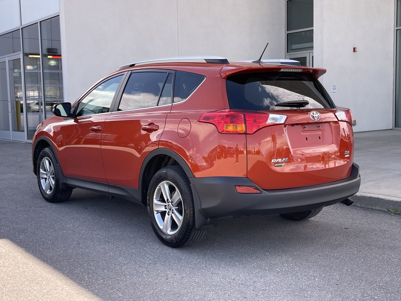 Toyota RAV4  2015 à Calgary, Alberta