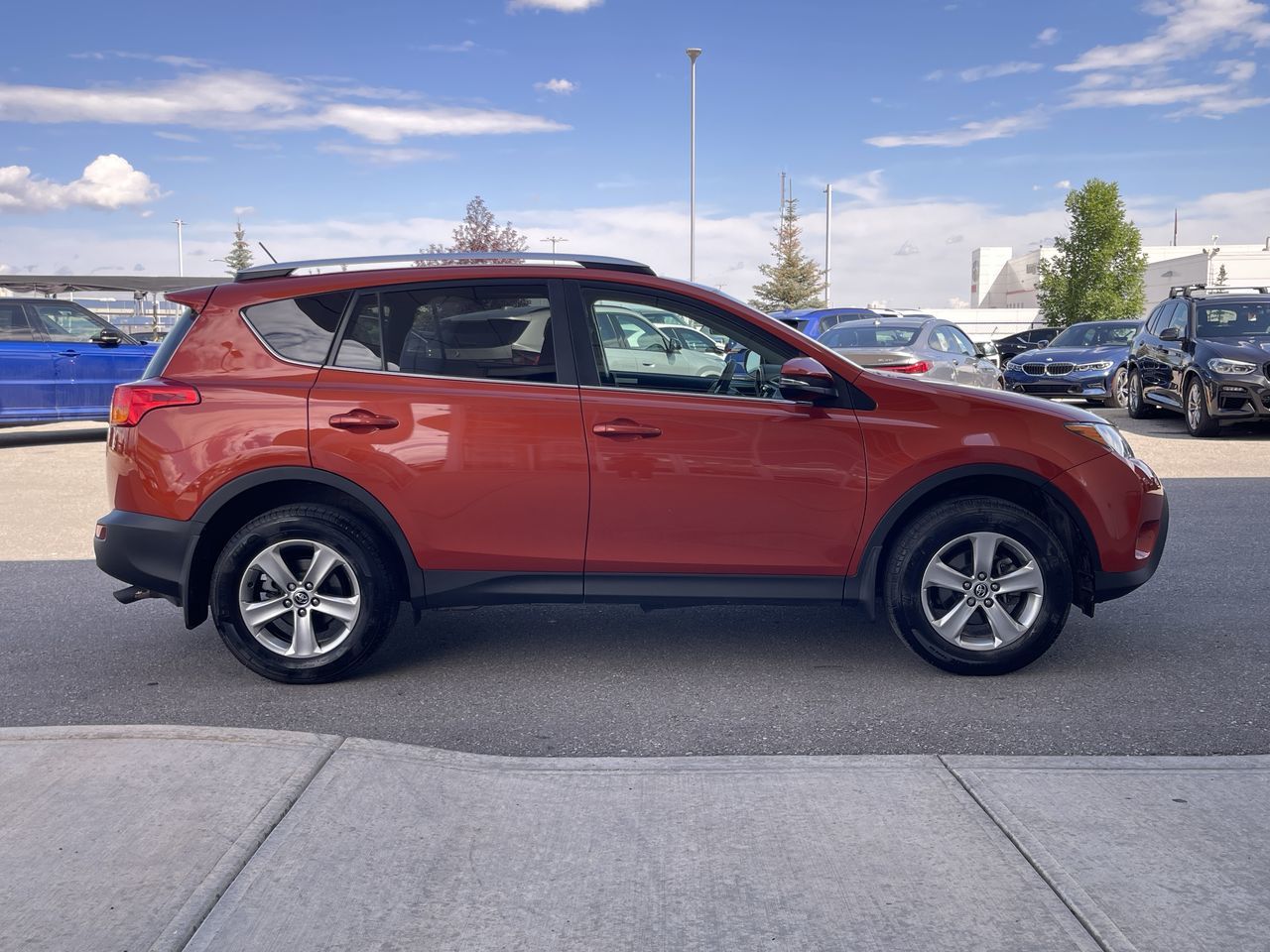 Toyota RAV4  2015 à Calgary, Alberta