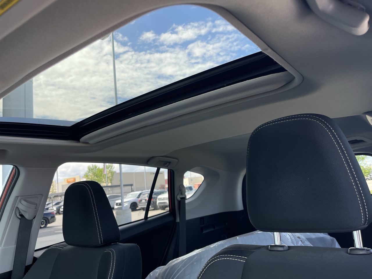 Toyota RAV4  2015 à Calgary, Alberta