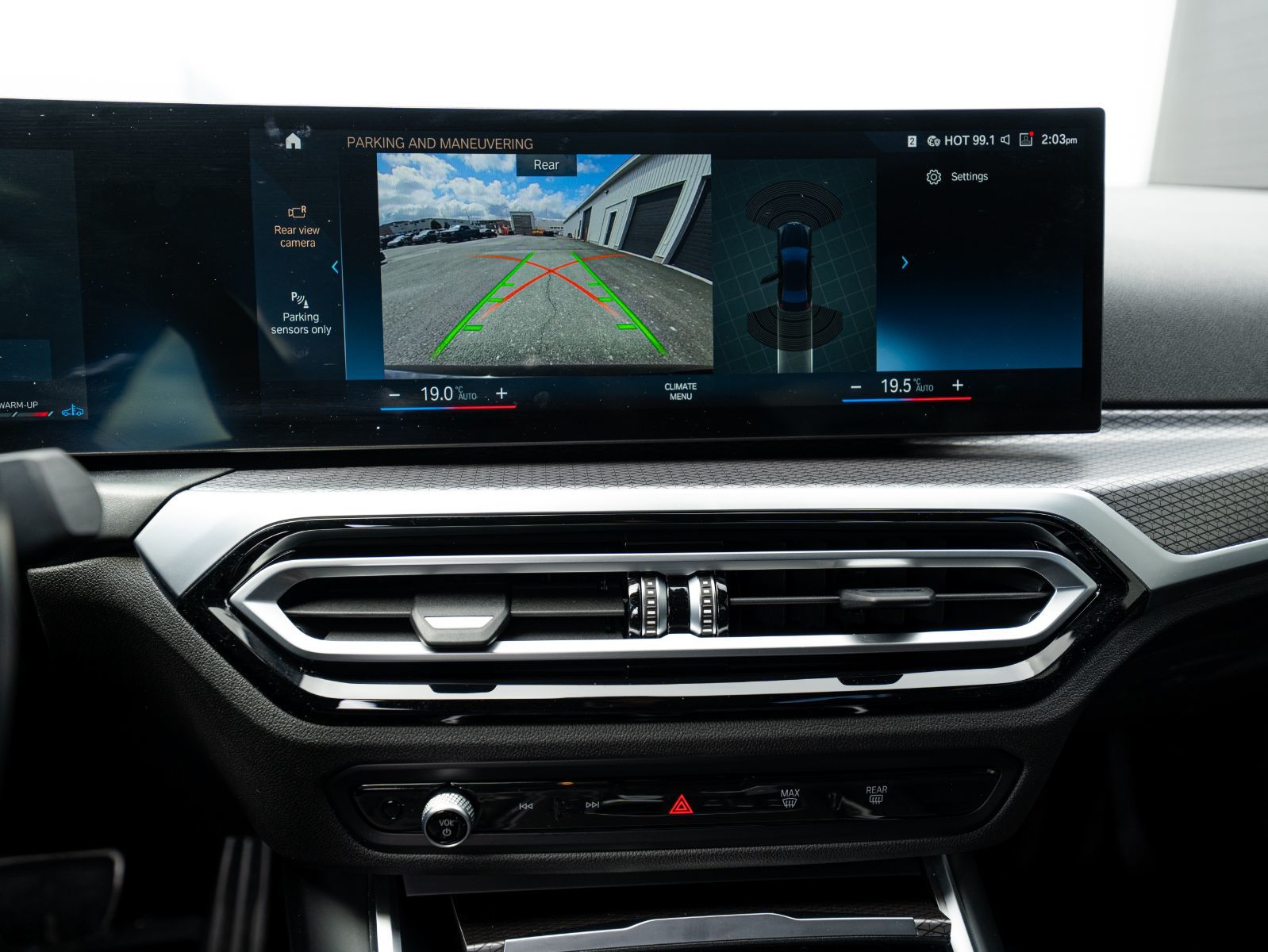 2024 BMW 3 Series 330i xDrive-11