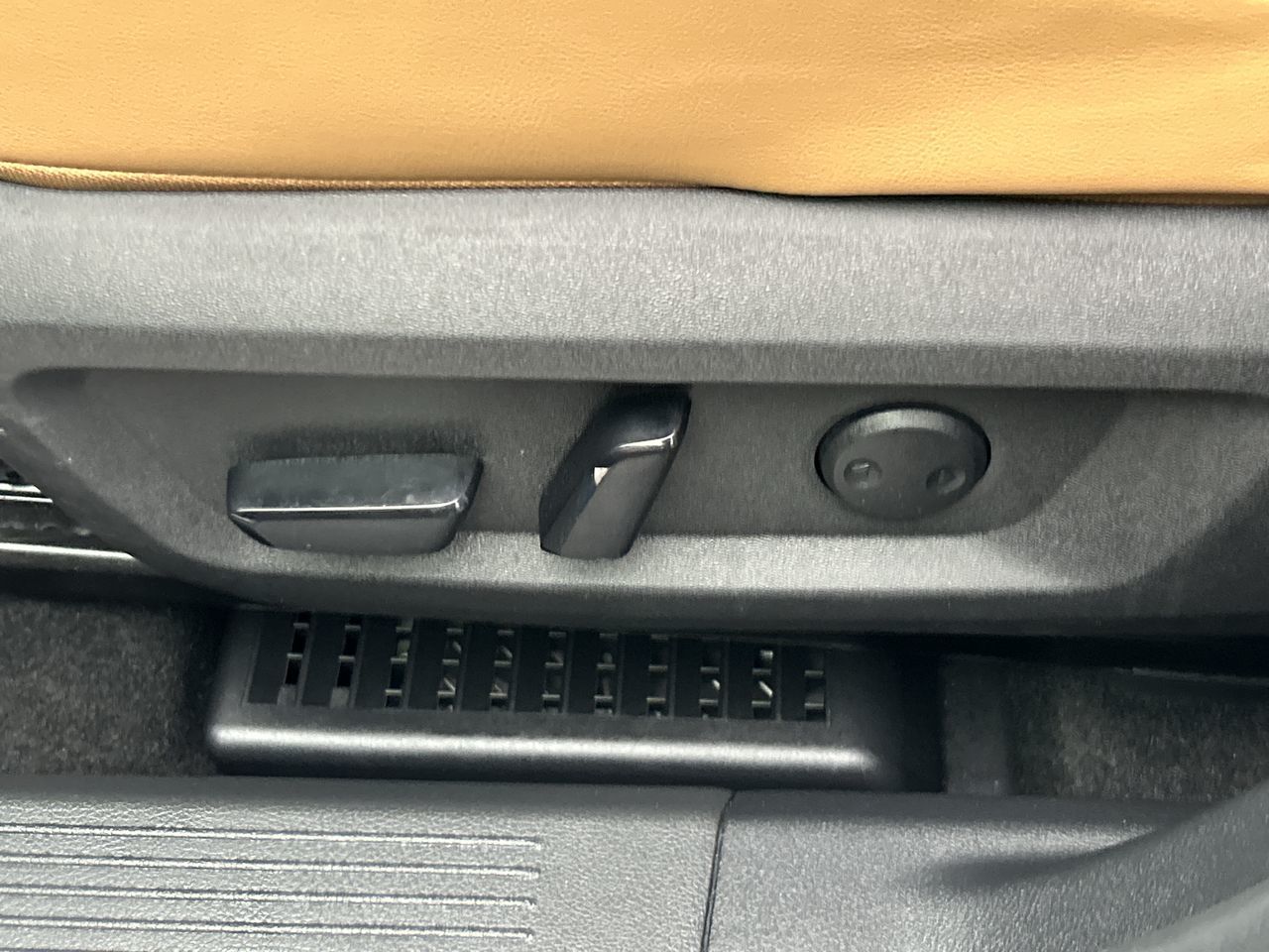 2023 Nissan Rogue in Bolton, Ontario