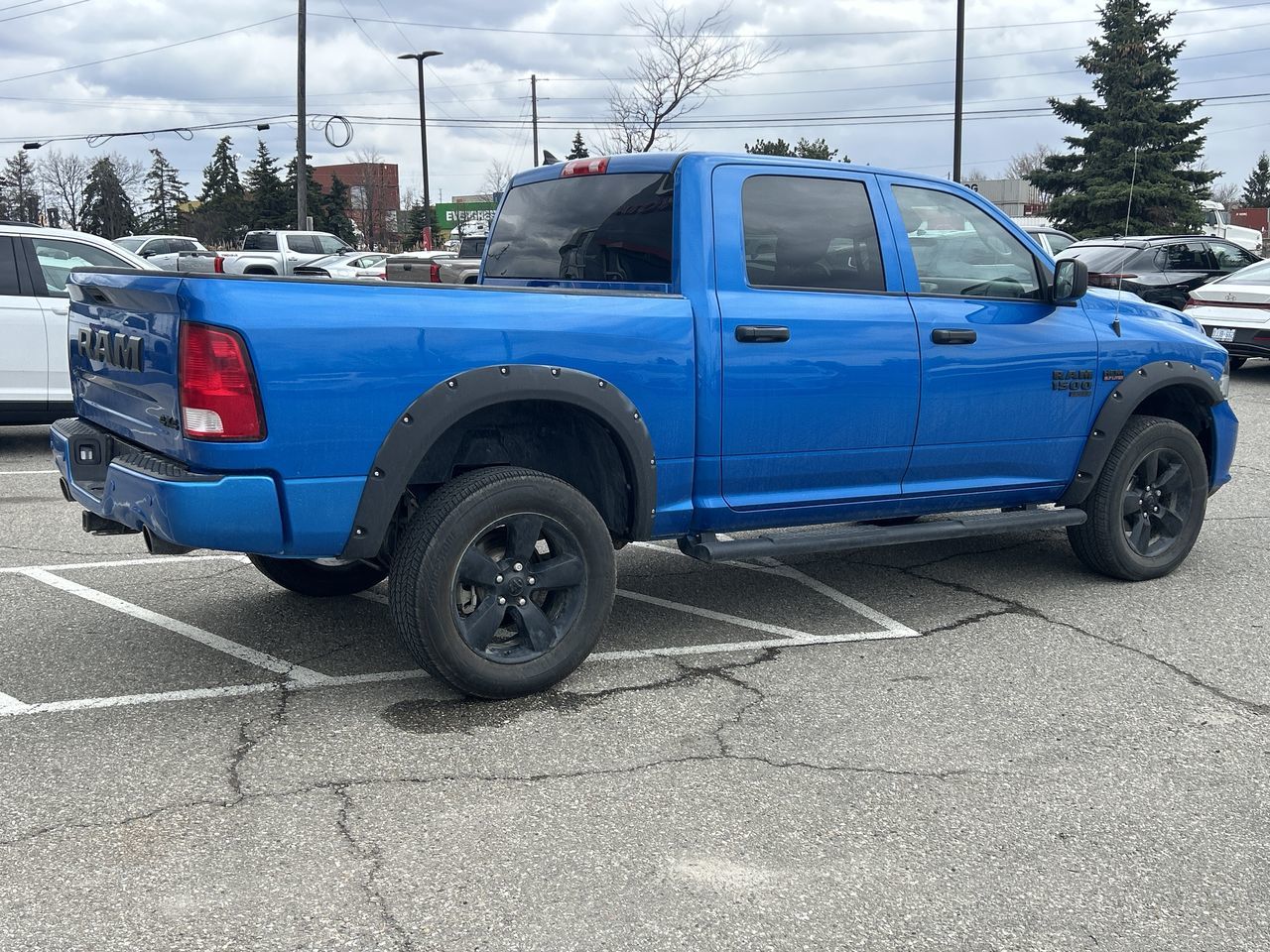 2023 Ram RAM 1500 Classic Crew Cab 4x4 (DS)