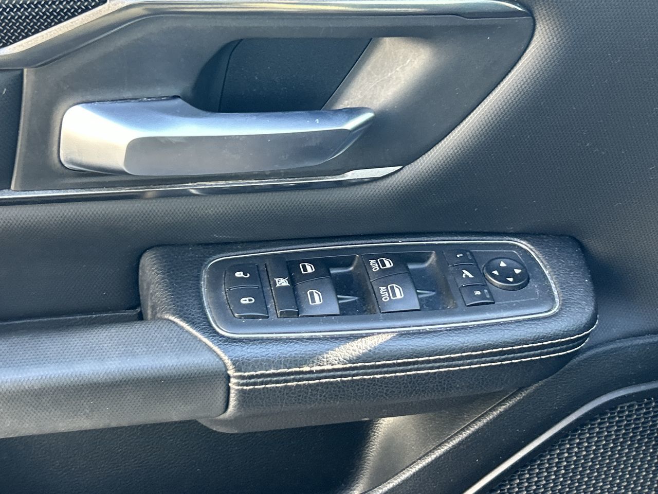 2019 Ram RAM 1500 Crew Cab 4x4 (dt)