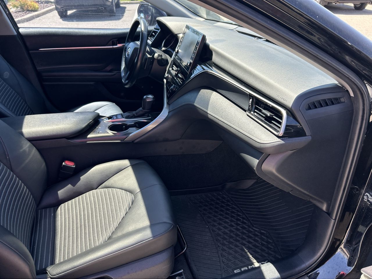 2022 Toyota Camry Hybrid in Bolton, Ontario