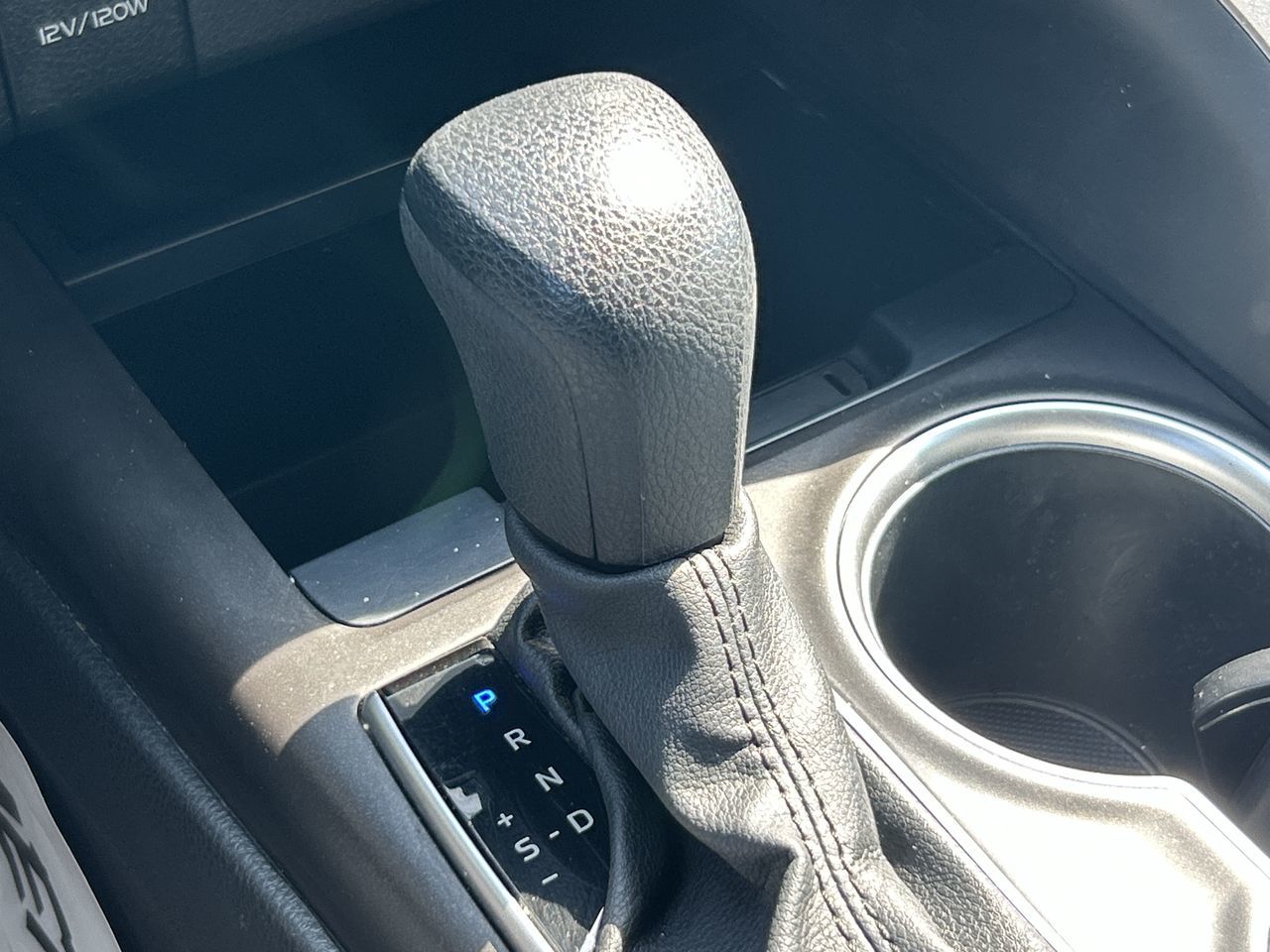 Toyota Camry Hybrid  2024 à Bolton, Ontario