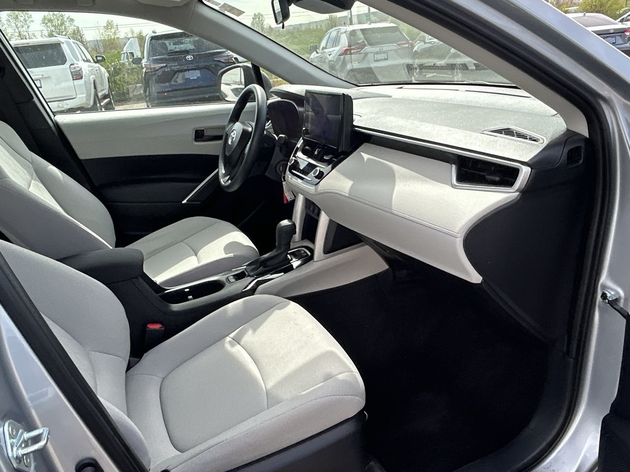 Toyota COROLLA CROSS  2024 à Bolton, Ontario