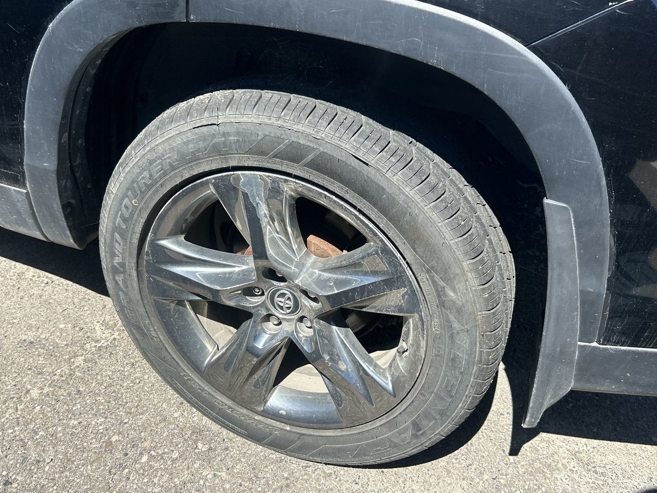 Toyota Highlander hybrid  2019 à Bolton, Ontario