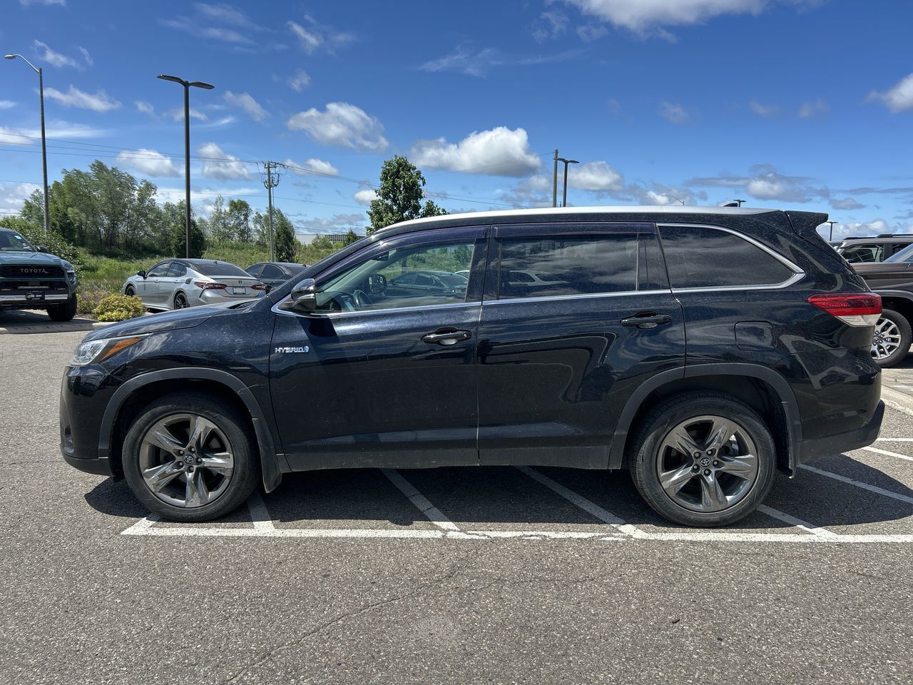2019 Toyota Highlander hybrid in Bolton, Ontario