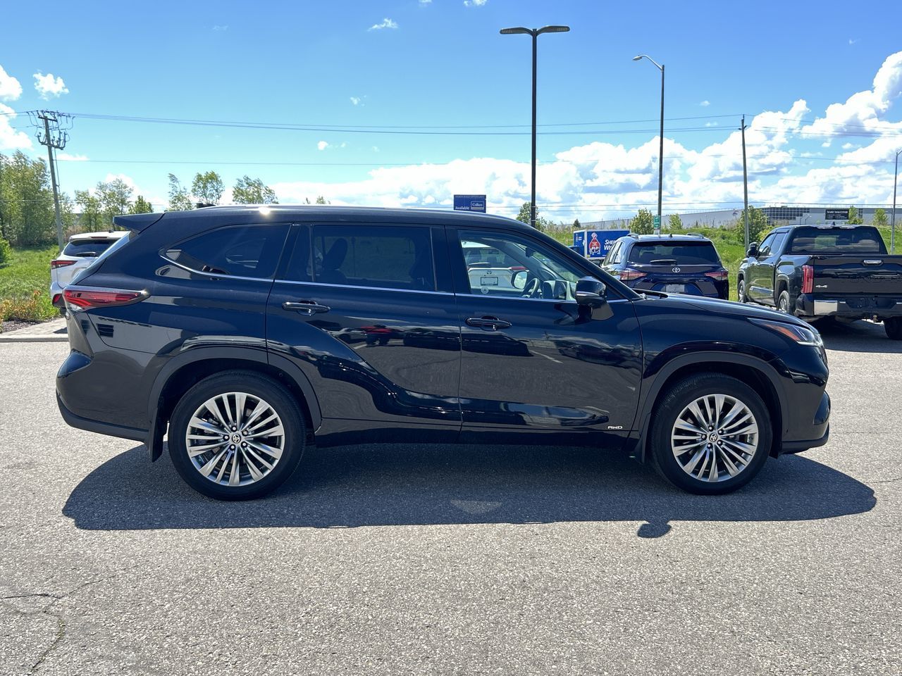 2024 Toyota Highlander hybrid in Bolton, Ontario