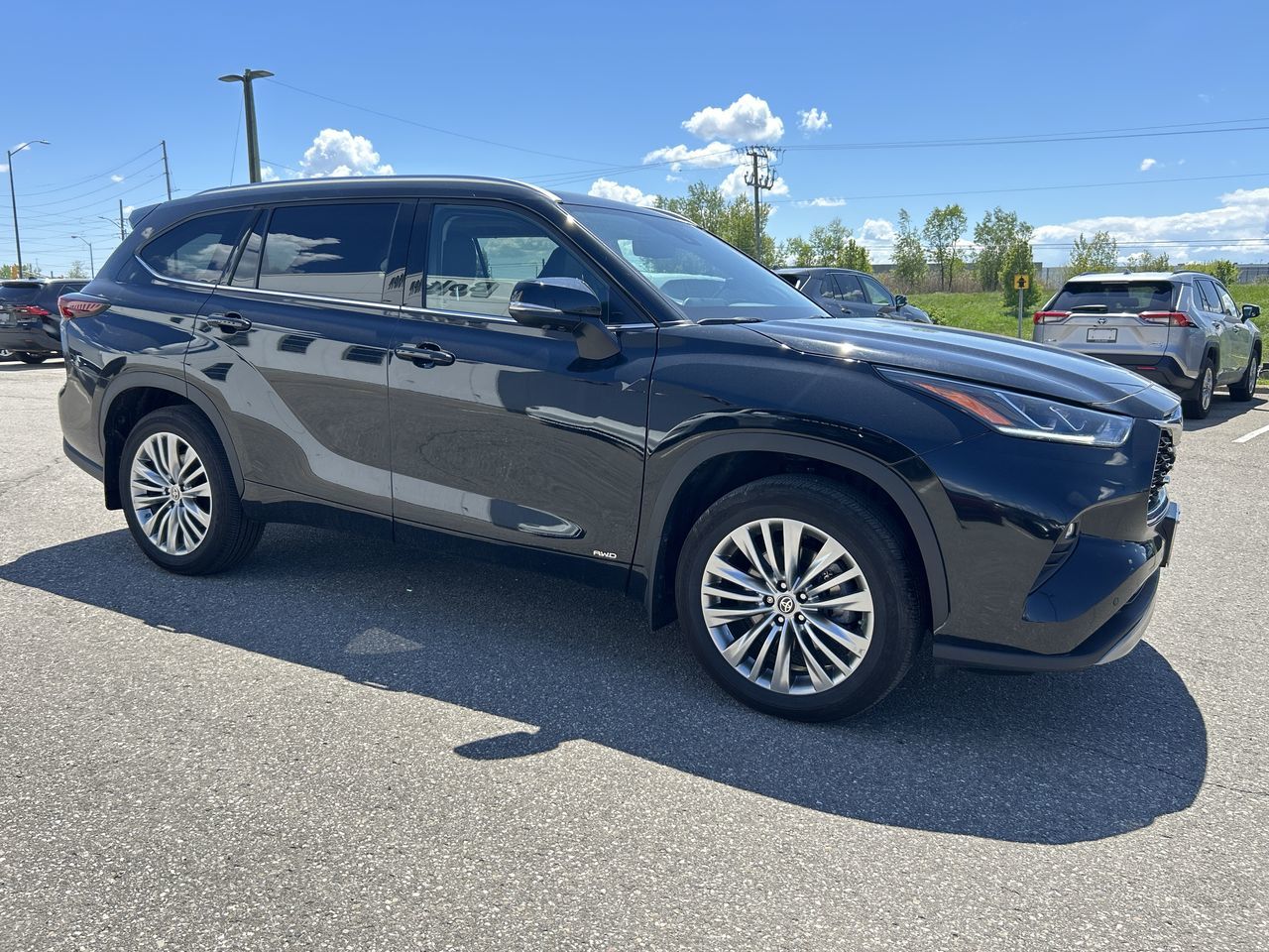 2024 Toyota Highlander hybrid in Bolton, Ontario