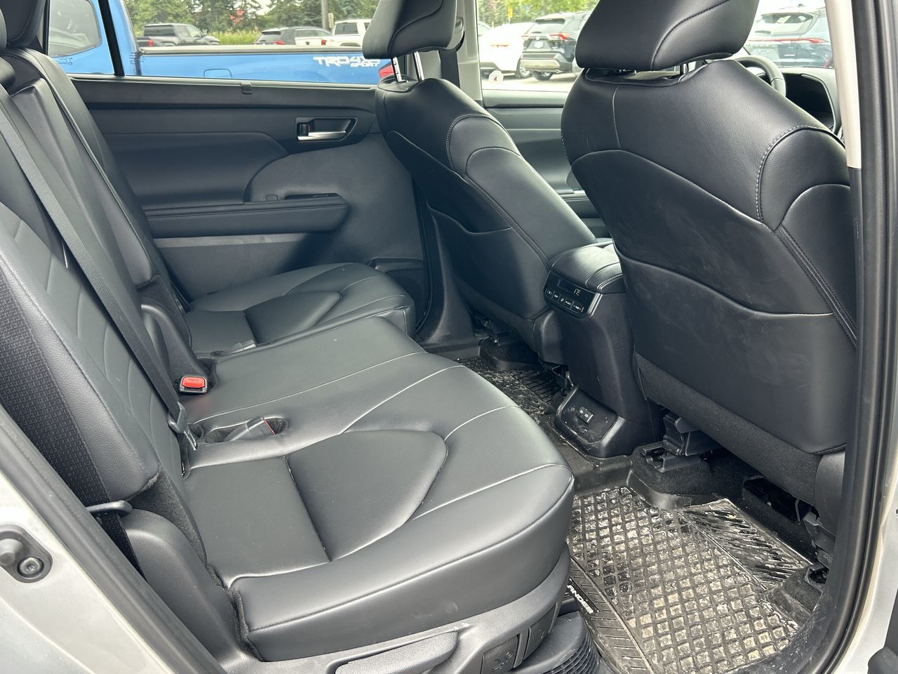 2024 Toyota Highlander hybrid in Bolton, Ontario
