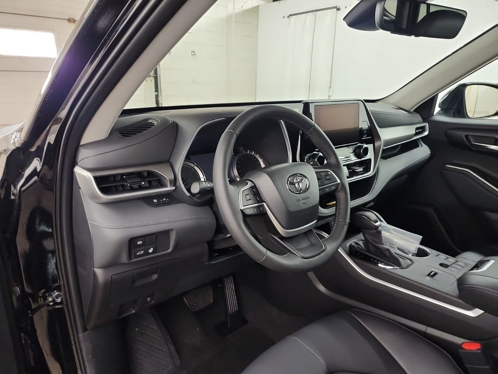 Toyota Highlander hybrid  2025 à Bolton, Ontario
