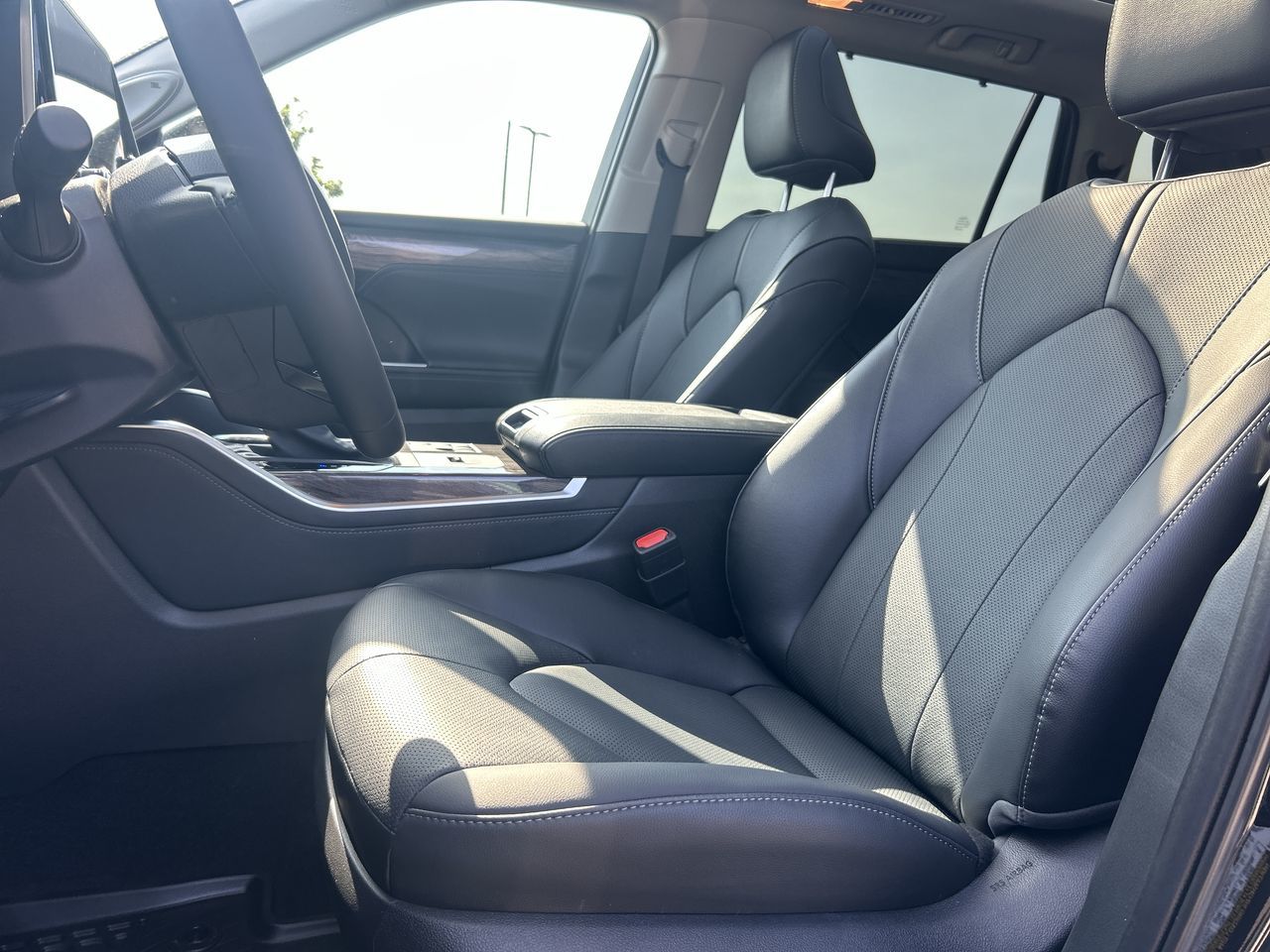 Toyota Highlander hybrid  2025 à Bolton, Ontario