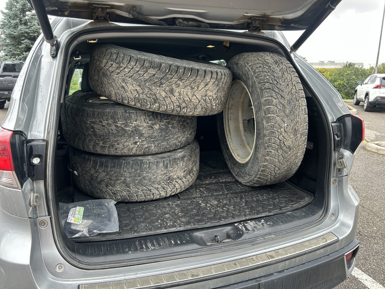 2018 Toyota Highlander in Bolton, Ontario