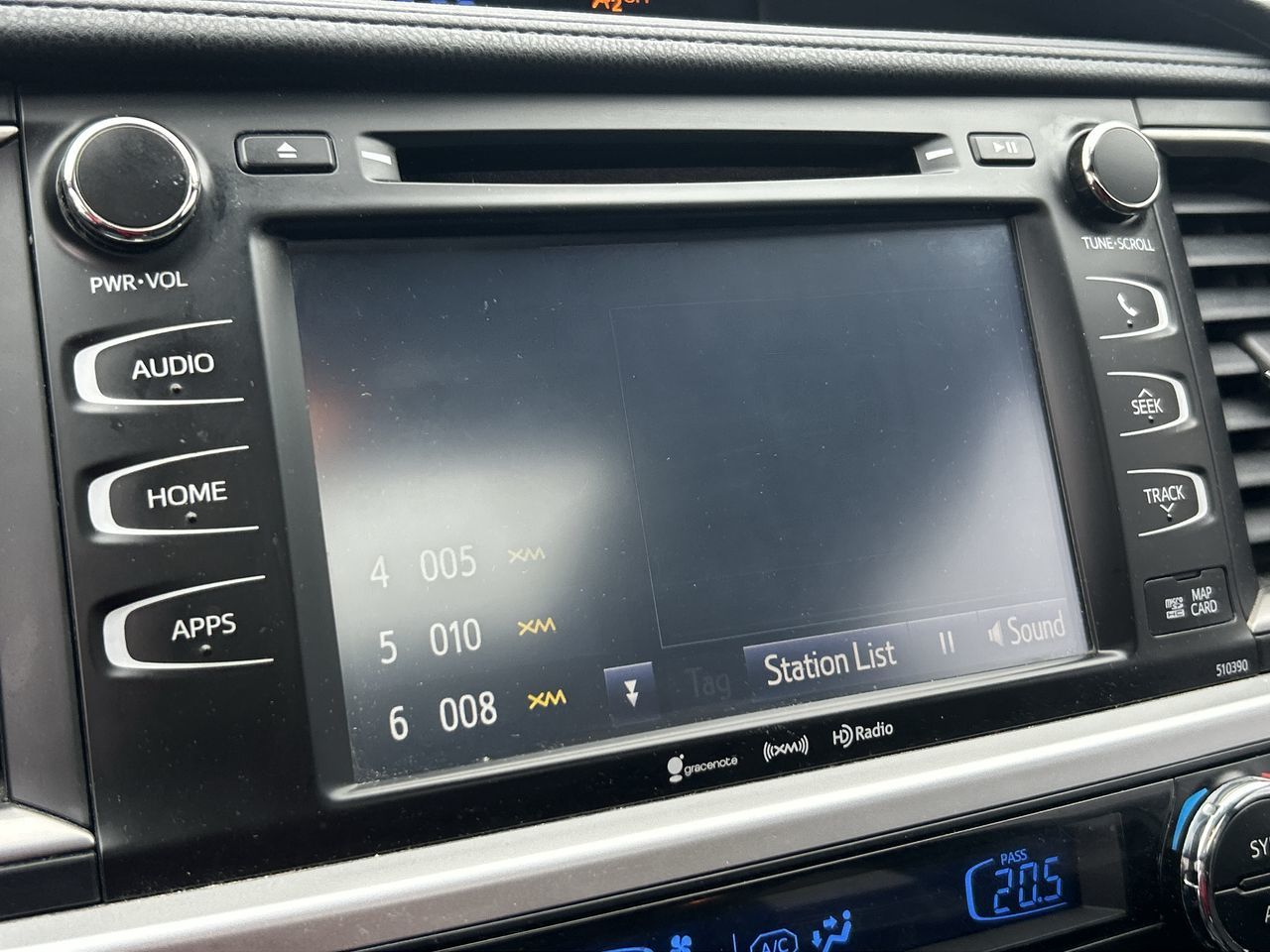 2018 Toyota Highlander in Bolton, Ontario