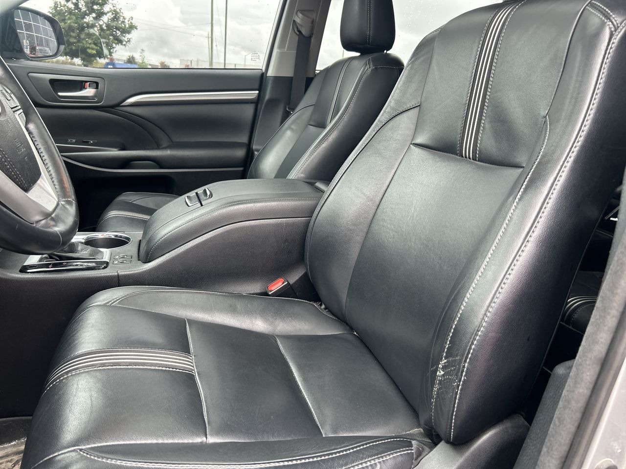 2018 Toyota Highlander in Bolton, Ontario