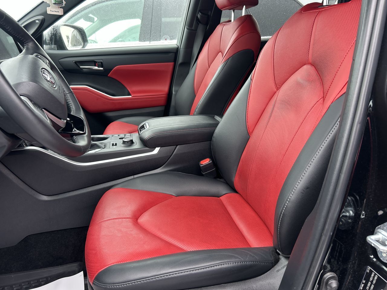 Toyota Highlander  2024 à Bolton, Ontario