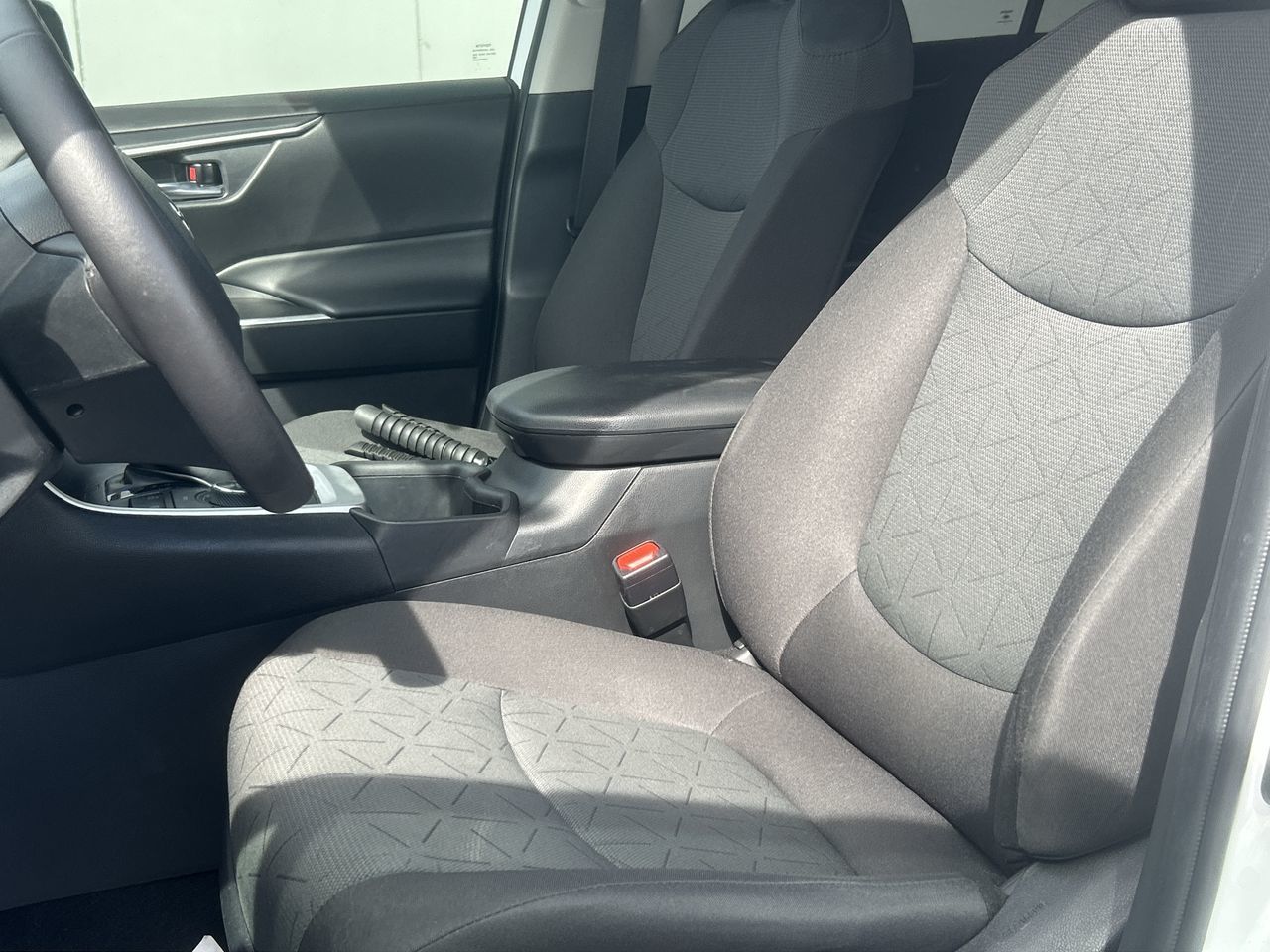 Toyota RAV4 Hybrid  2024 à Bolton, Ontario