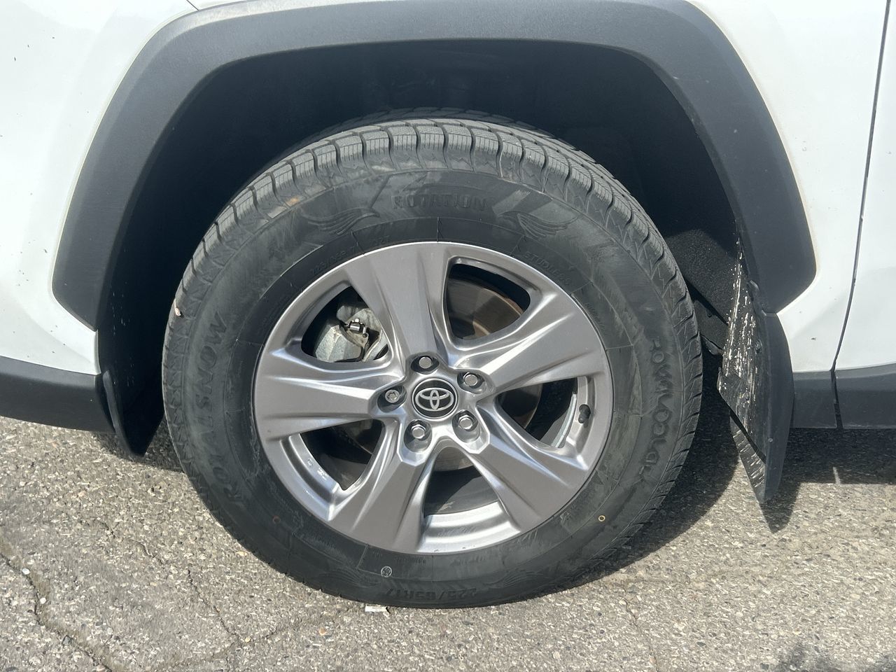 Toyota RAV4 Hybrid  2024 à Bolton, Ontario
