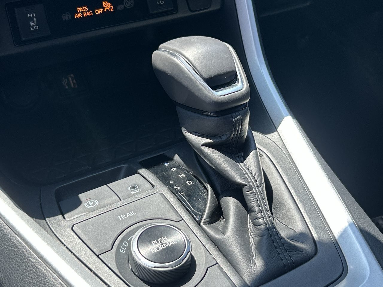 Toyota RAV4 Hybrid  2024 à Bolton, Ontario