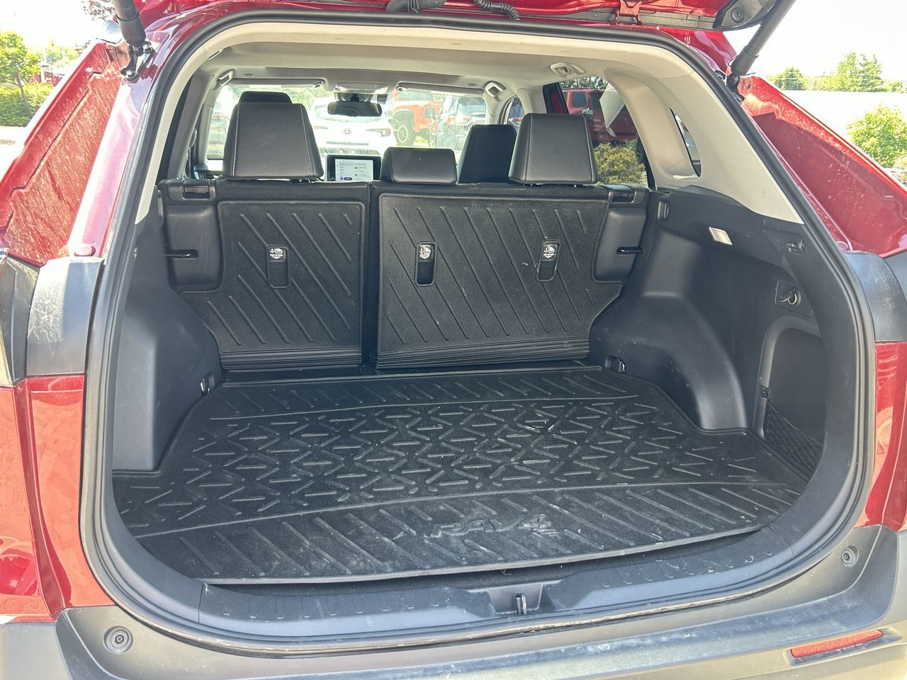 Toyota RAV4 Hybrid  2024 à Bolton, Ontario