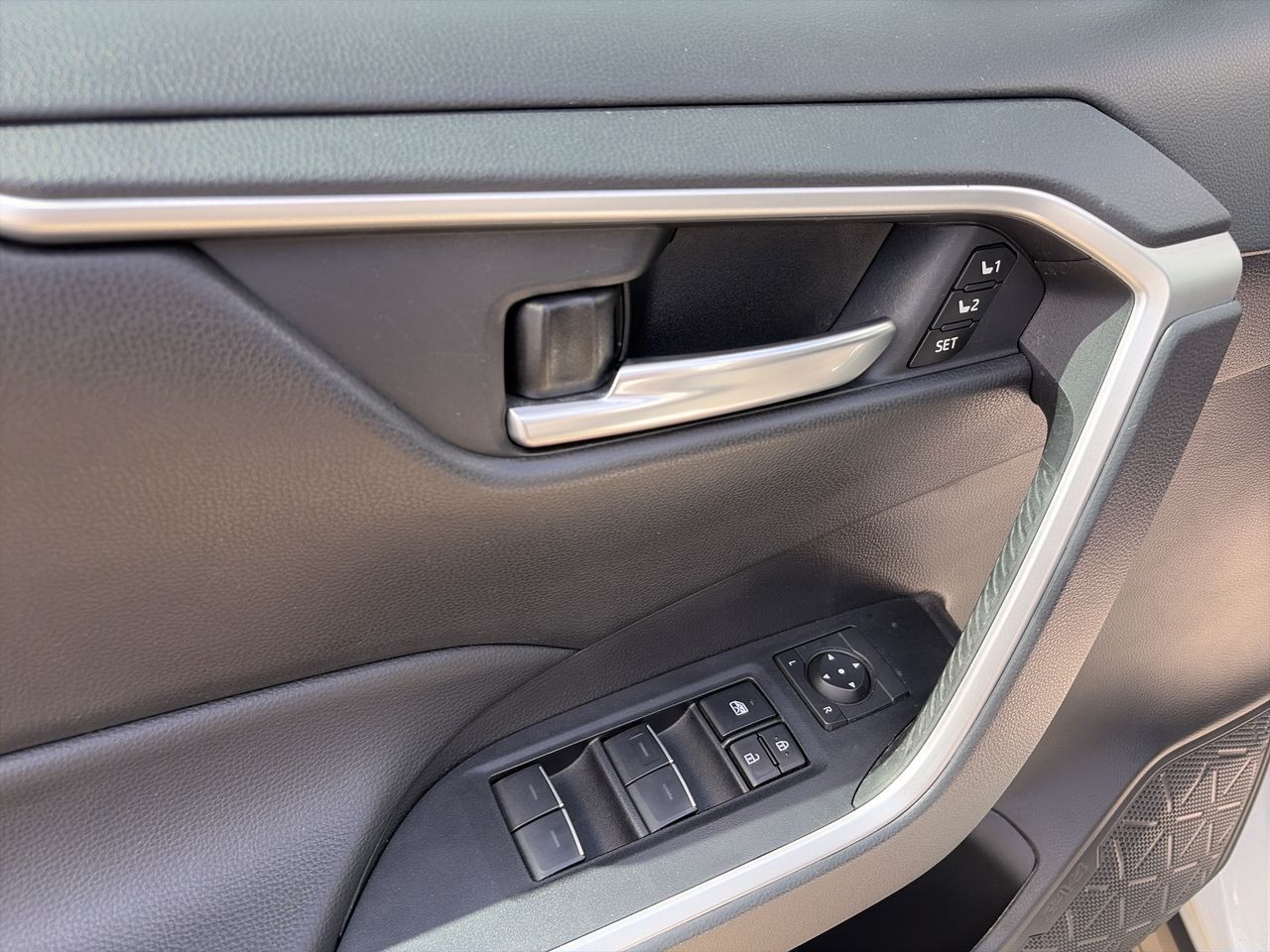 Toyota RAV4 Hybrid  2024 à Bolton, Ontario