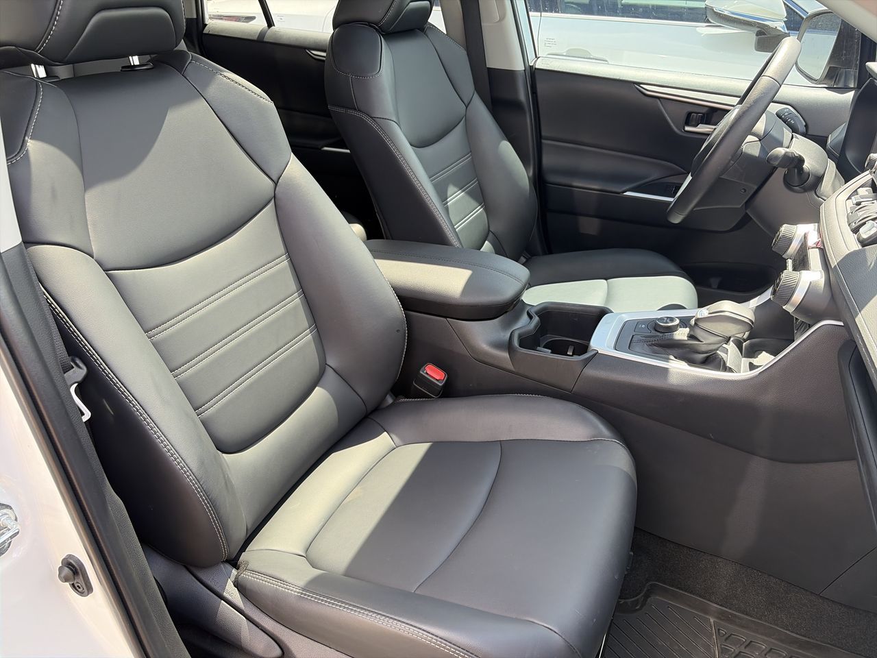 Toyota RAV4 Hybrid  2024 à Bolton, Ontario