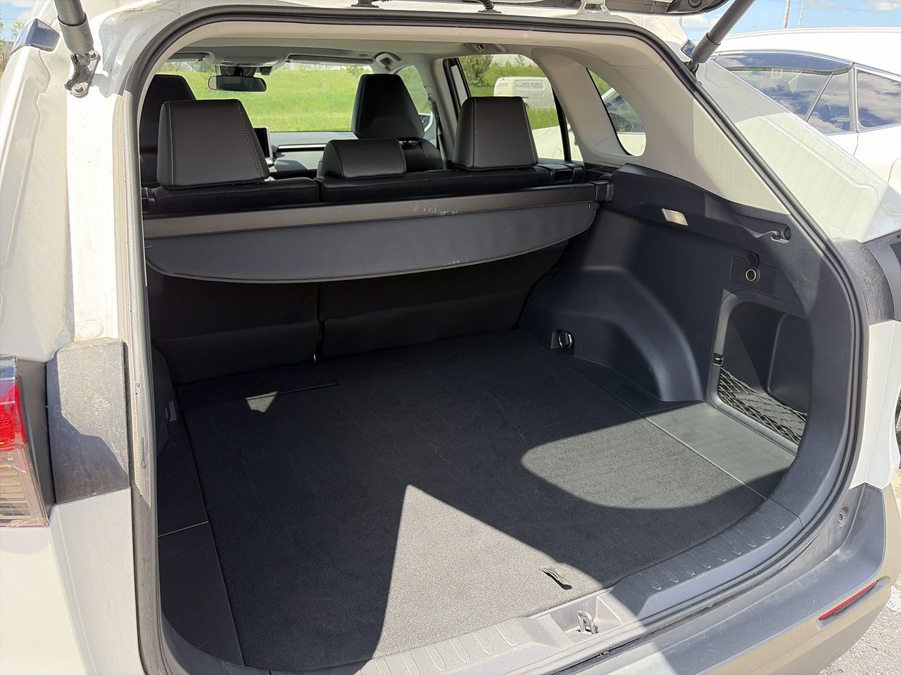Toyota RAV4 Hybrid  2024 à Bolton, Ontario