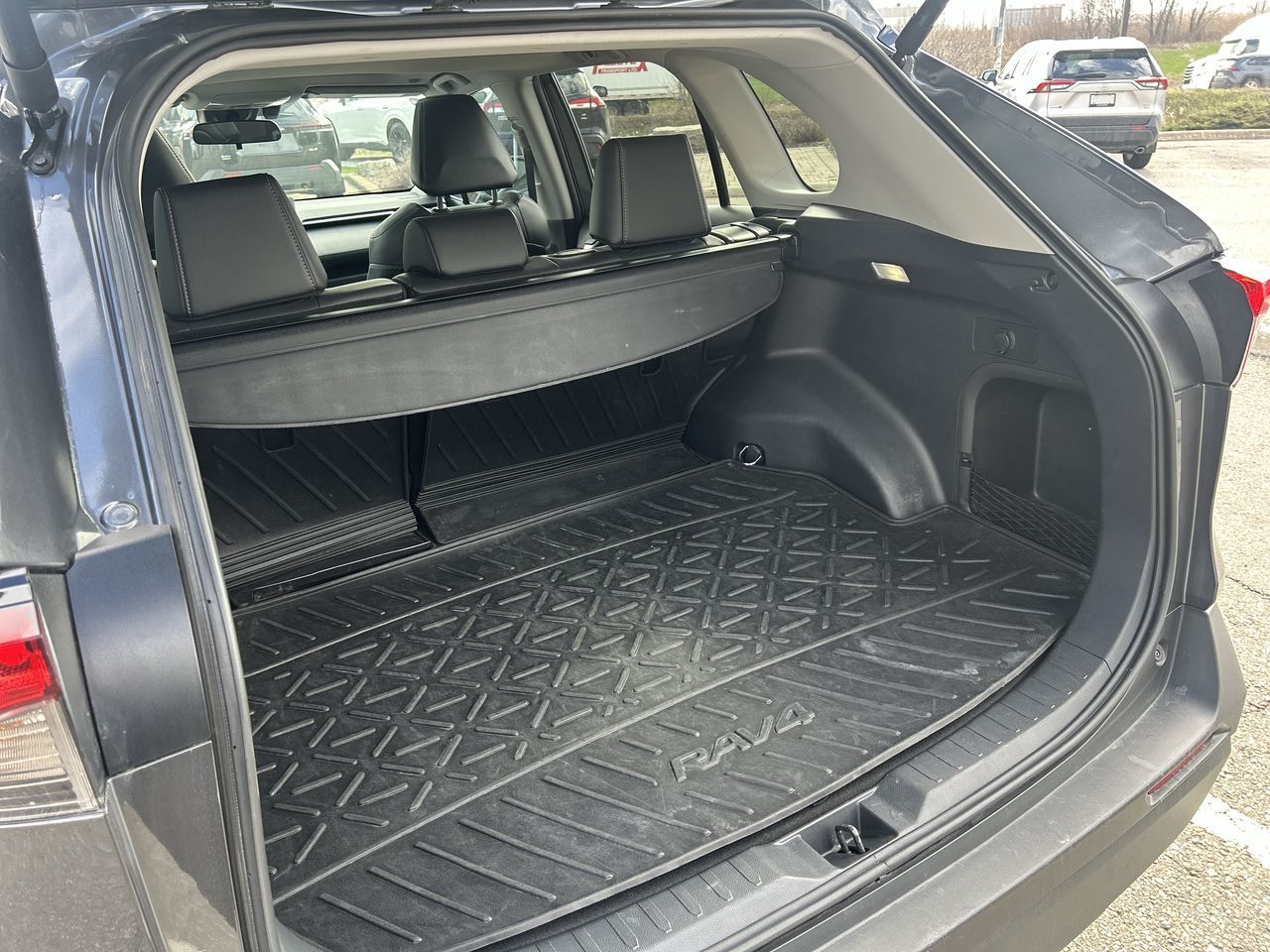 Toyota RAV4 Hybrid  2025 à Bolton, Ontario
