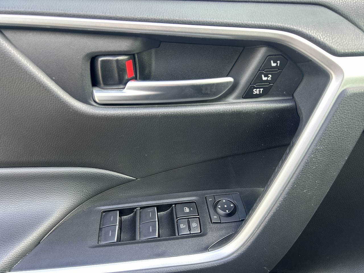 Toyota RAV4 Hybrid  2025 à Bolton, Ontario