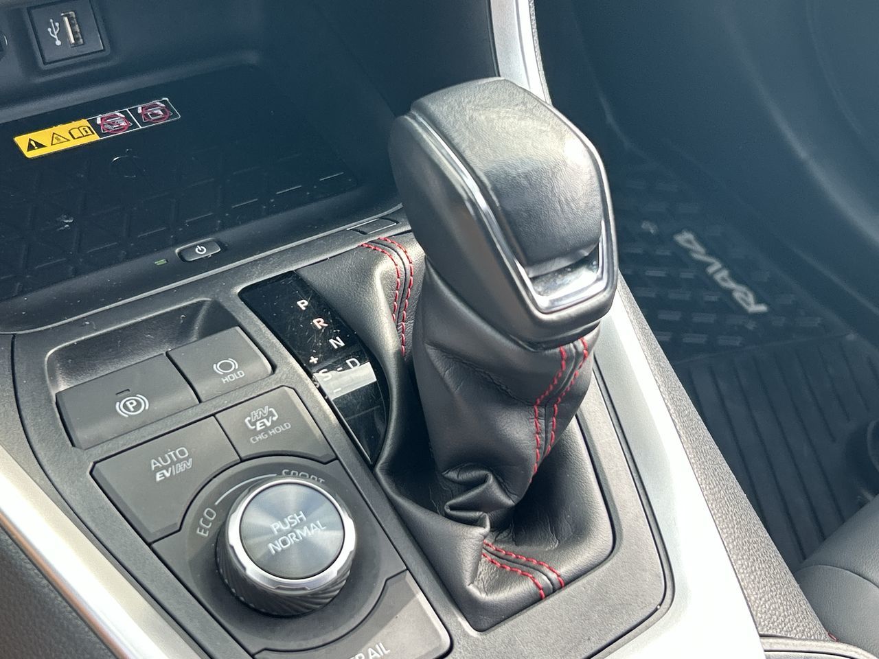 Toyota RAV4 Prime  2023 à Bolton, Ontario