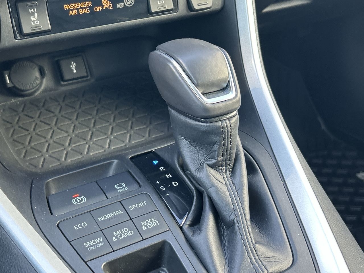 2021 Toyota RAV4 in Bolton, Ontario