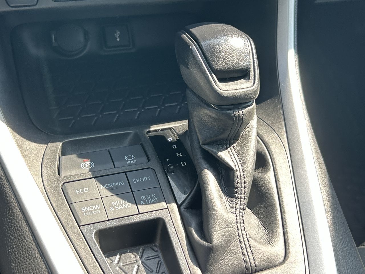 2022 Toyota RAV4 in Bolton, Ontario