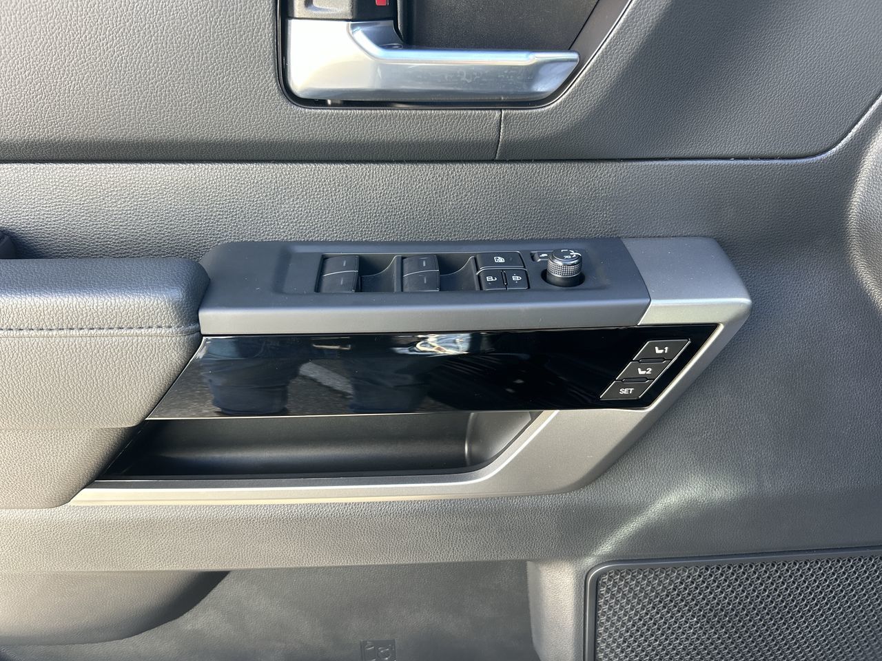 2025 Toyota Sequoia Hybrid