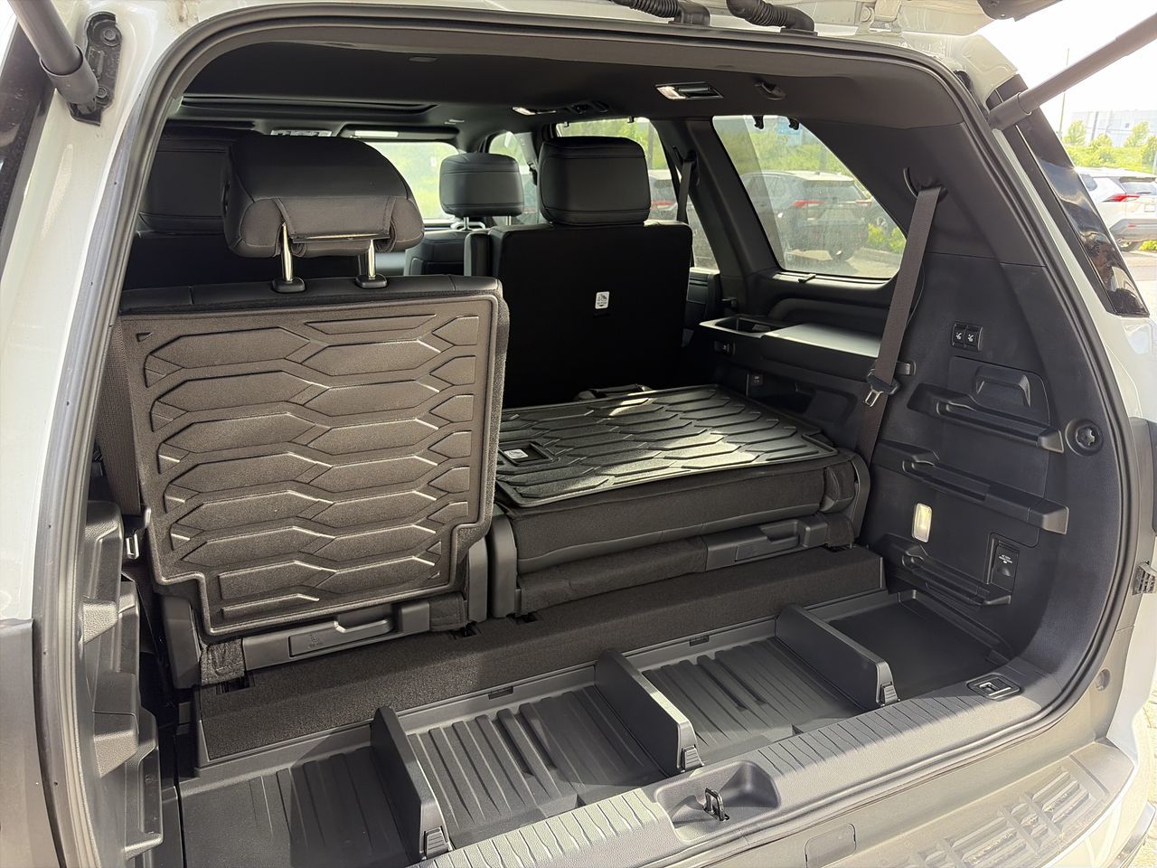 Toyota Sequoia Hybrid  2025 à Bolton, Ontario