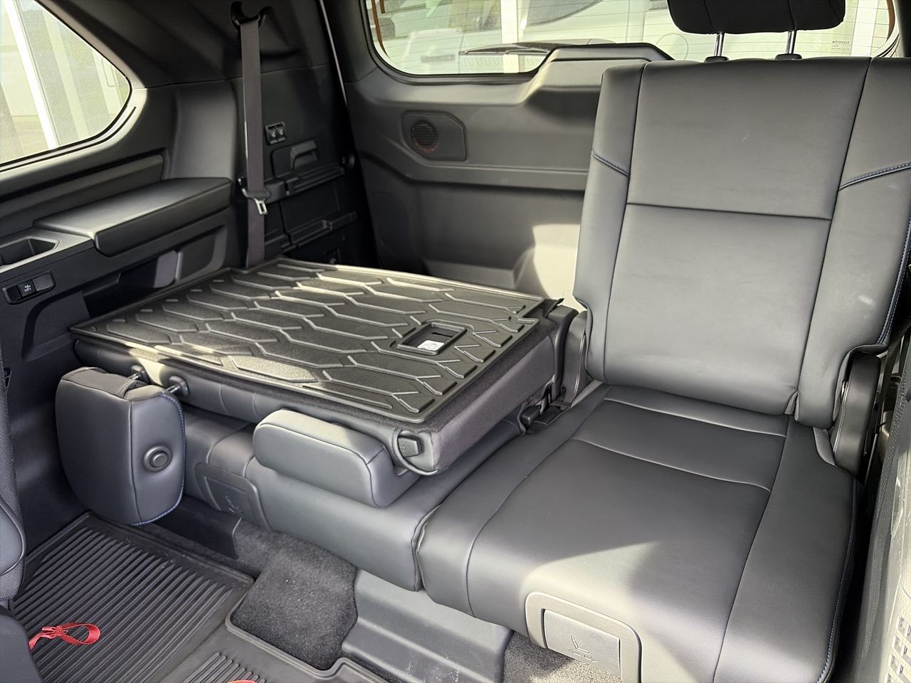 Toyota Sequoia Hybrid  2025 à Bolton, Ontario