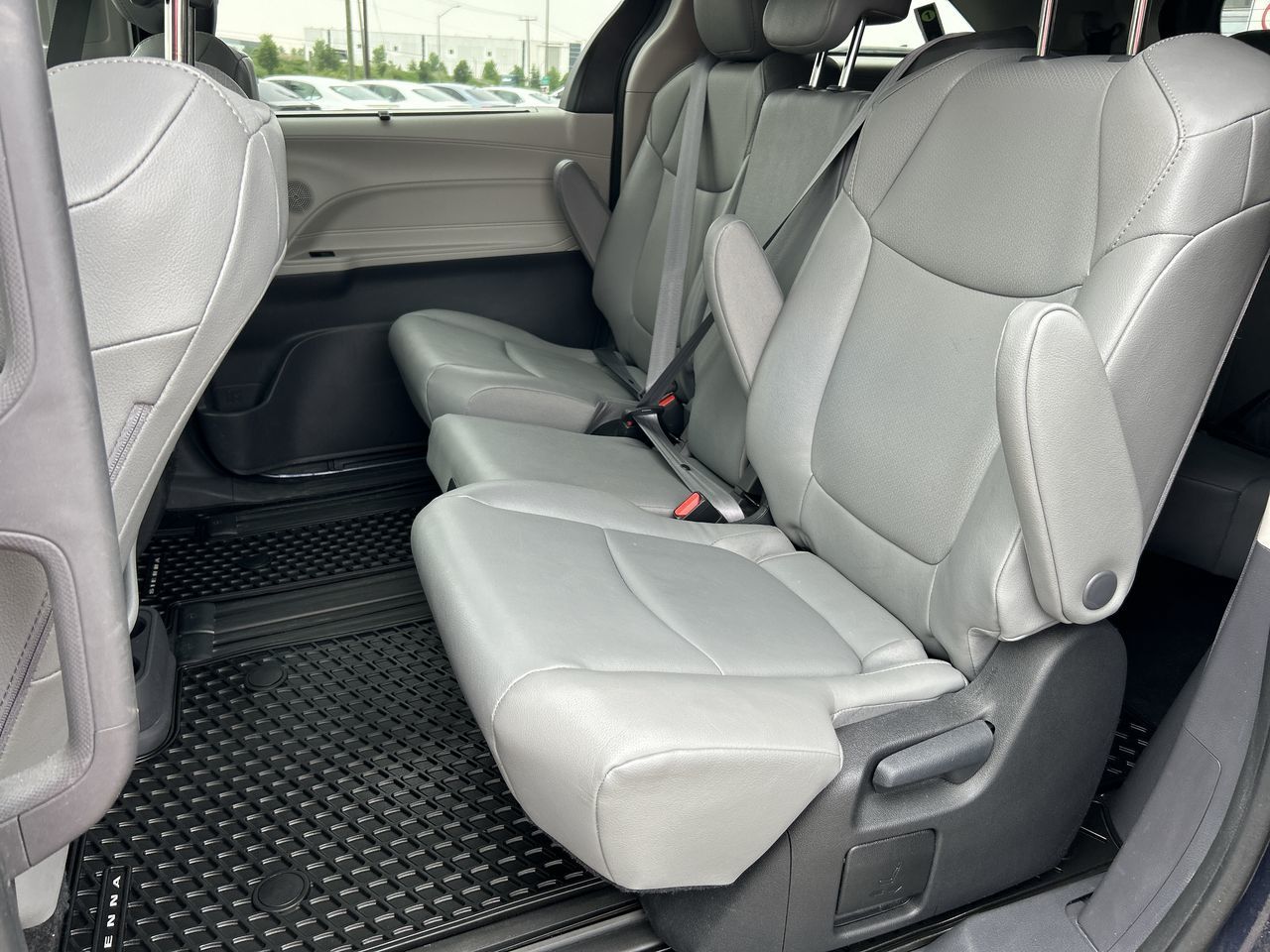 Toyota Sienna Hybrid  2022 à Bolton, Ontario